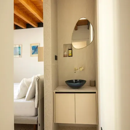 Vice Versa By The Sea