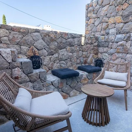 Vice Versa By The Sea *