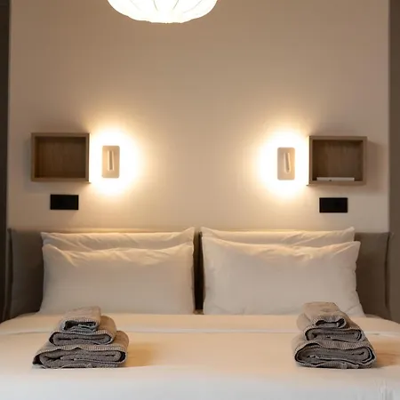 Vice Versa By The Sea