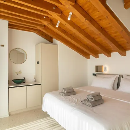 Apartment Vice Versa By The Sea