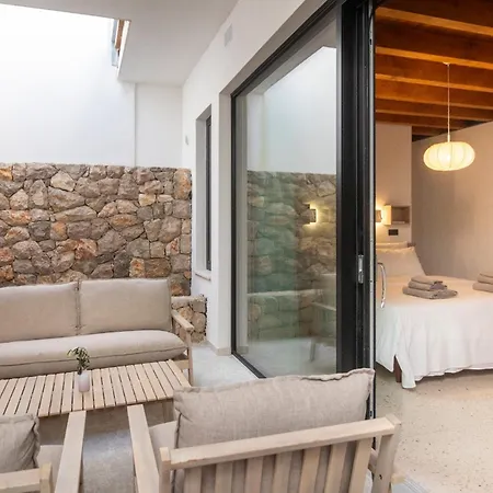 Vice Versa By The Sea