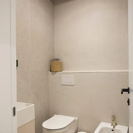 Vice Versa By The Sea *