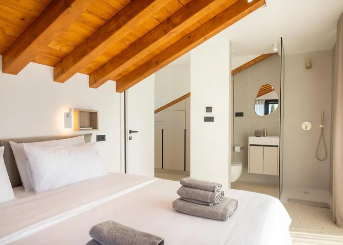 Vice Versa By The Sea