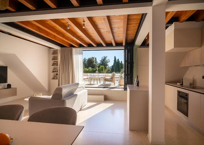 Apartament Vice Versa By The Sea *