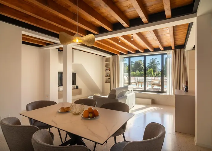 Vice Versa By The Sea פונאנט