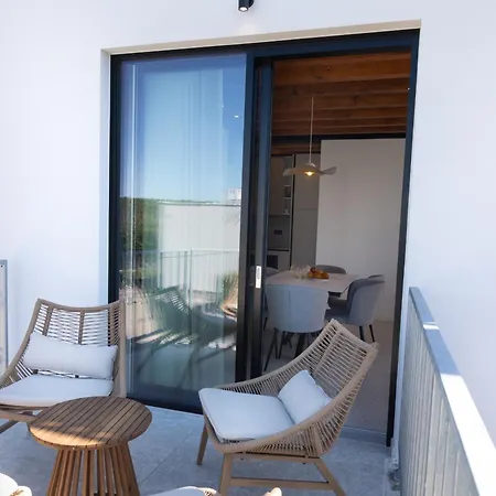 Vice Versa By The Sea Apartman