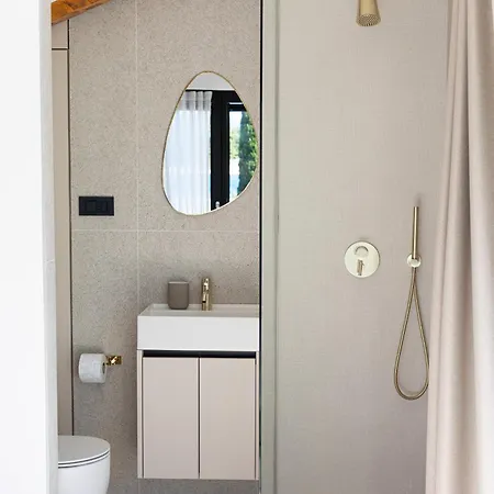 Vice Versa By The Sea