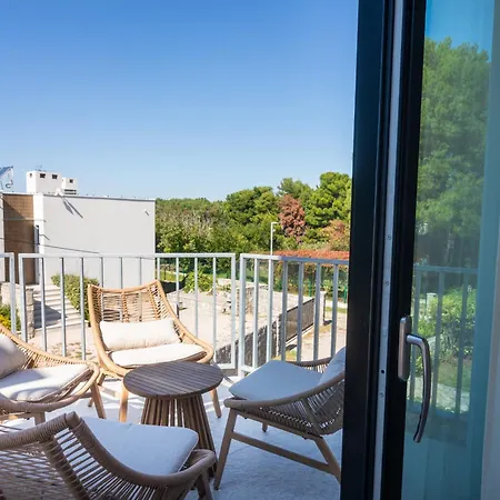 Vice Versa By The Sea 푸나트