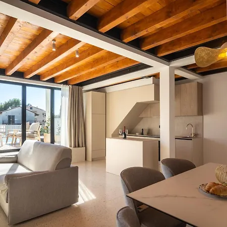 Apartman Vice Versa By The Sea *