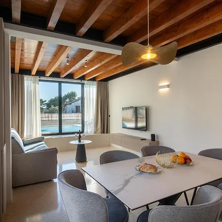 Vice Versa By The Sea Apartman *