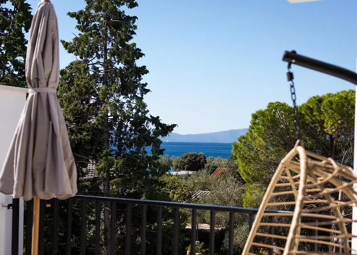 Vice Versa By The Sea