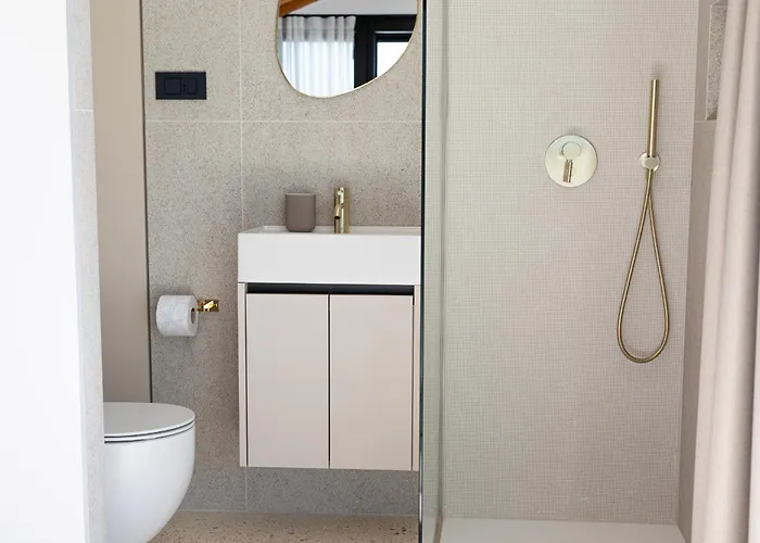 Vice Versa By The Sea