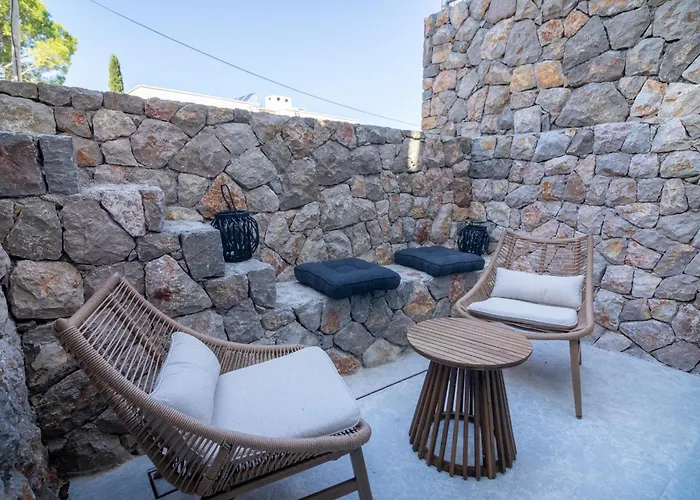 Vice Versa By The Sea *