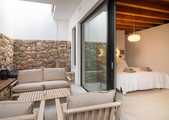 Vice Versa By The Sea